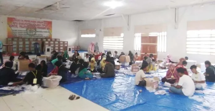 KPU Koltim Temukan 7.042 Surat Suara Rusak