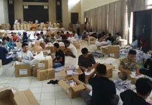100 Orang Dilibatkan Dalam Pelipatan dan Penyortiran Surat Suara 100 Orang Dilibatkan Dalam Pelipatan dan Penyortiran Surat Suara