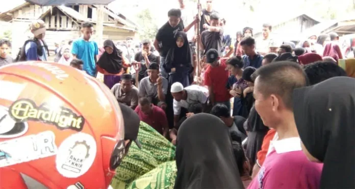 Ratusan Warga Sertai Pemakaman IRT Korban Tabrakan Beruntun