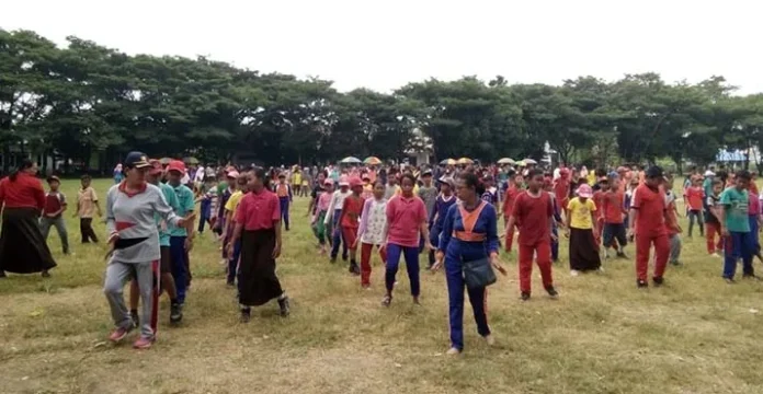 tari_kolosal Seribu Siswa di Koltim Berlatih Tari Kolosol