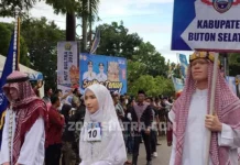 Albino Jadi Maskot Busel di Sultra Tenun Karnaval 2019 Albino Jadi Maskot Busel di Sultra Tenun Karnaval 2019