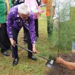 Gerakan Penghijauan, Siswa Dicanangkan Jadi Penyelamat Bumi Gerakan Penghijauan, Siswa Dicanangkan Jadi Penyelamat Bumi