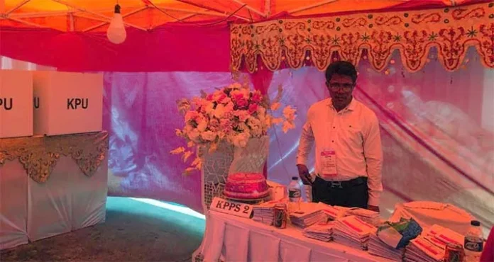 TPS 2 Punggaloba kendari TPS 2 Punggaloba Kendari Dihias Seperti Pelaminan