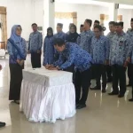 Tingkatkan Kedisiplinan, ASN di Bombana Tanda Tangan Pakta Integritas Tingkatkan Kedisiplinan, ASN di Bombana Tanda Tangan Pakta Integritas