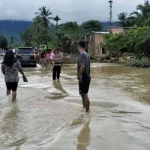 Delapan Desa di Lima Kecamatan di Kolut Terendam Banjir Delapan Desa di Lima Kecamatan di Kolut Terendam Banjir