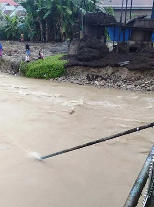 Warga Korban Banjir di Kolut Krisis Air Bersih