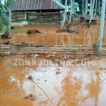 Puluhan Rumah di Kolut Terendam Banjir Lumpur Puluhan Rumah di Kolut Terendam Banjir Lumpur