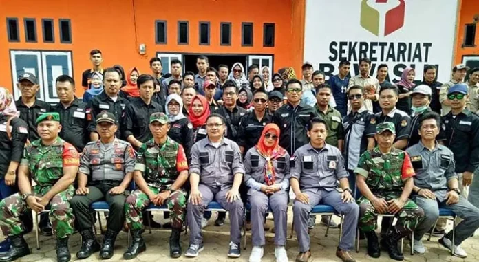 bawaslu_konut_apk Bawaslu Konut Turunkan 429 Petugas Bersihkan APK