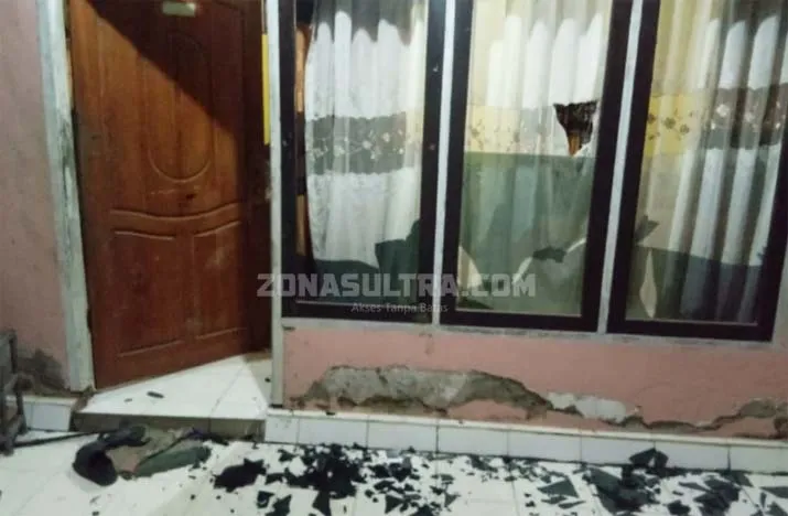 Puluhan Oknum Brimob Ubrak-abrik Rumah Seorang Nenek di Kendari