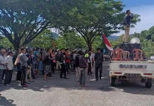 Ratusan Warga Desa Lelewawo Kolut Gelar Aksi Tolak Tambang Ratusan Warga Desa Lelewawo Kolut Gelar Aksi Tolak Tambang