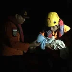 Banjir, Seorang Bayi Berumur 49 hari dan Nenek Dievakuasi Banjir, Seorang Bayi Berumur 49 hari dan Nenek Dievakuasi