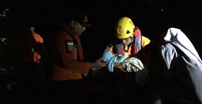 Banjir, Seorang Bayi Berumur 49 hari dan Nenek Dievakuasi