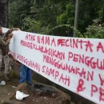 Pecinta Alam Long March dari UHO ke Tamkot, Kumpulkan Sampah dan Paku Pecinta Alam Long March dari UHO ke Tamkot, Kumpulkan Sampah dan Paku