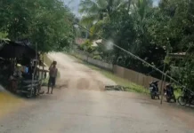 Akses Jalan di Kabaena Diblokir Sekelompok Orang Akses Jalan di Kabaena Diblokir Sekelompok Orang