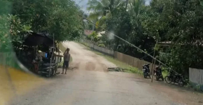 jalan_retribusi Akses Jalan di Kabaena Diblokir Sekelompok Orang