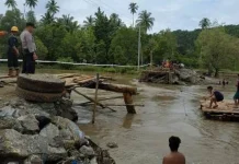 Jembatan Penghubung di Wolo Kolaka Putus Jembatan Penghubung di Wolo Kolaka Putus