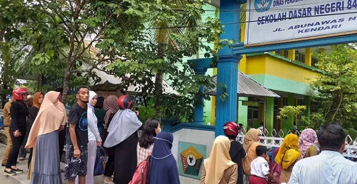 jemput_sekolaj Takut Anaknya Diculik, Orang Tua di Kendari Lebih Waspada