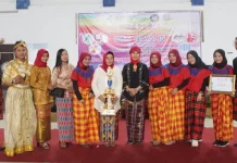 Mahasiswa Poltekkes Kendari Kenakan Pakaian Adat Peringati Hari Kartini Mahasiswa Poltekkes Kendari Kenakan Pakaian Adat Peringati Hari Kartini