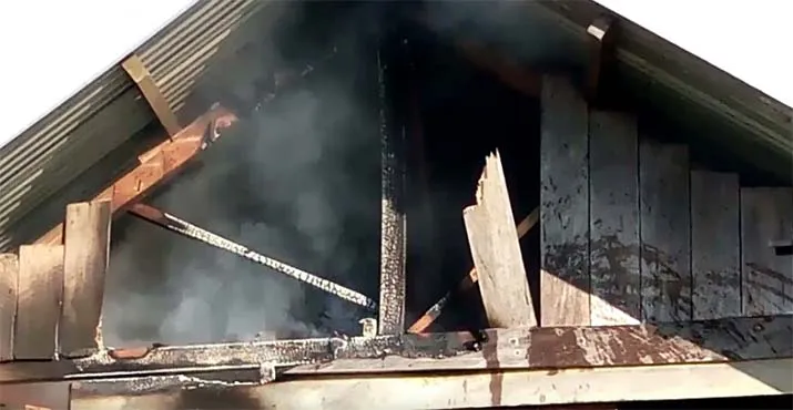 Sebuah Rumah Kosong di Watunoho Kolut Terbakar