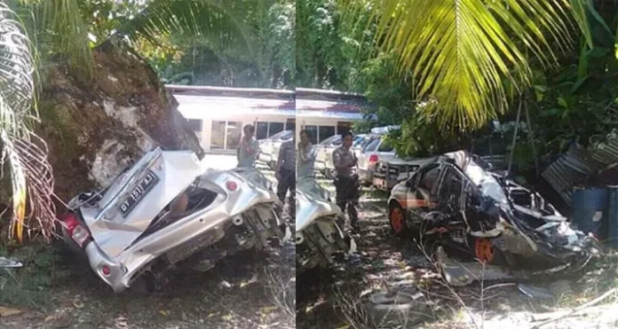 Dihantam Batu dari Bukit, Tiga Unit Mobil di Kolut Rusak Parah