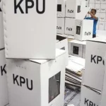 KPU Lakukan Pergantian 13 Kotak Suara Rusak di Bombana KPU Lakukan Pergantian 13 Kotak Suara Rusak di Bombana