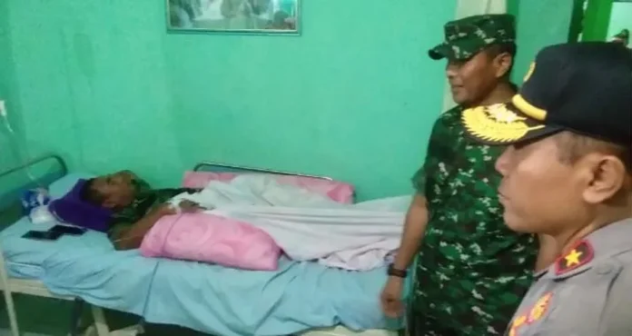 Sakit, Tiga Personel Pengamanan Pemilu Dibesuk Kapolda Sultra dan Danrem Kendari