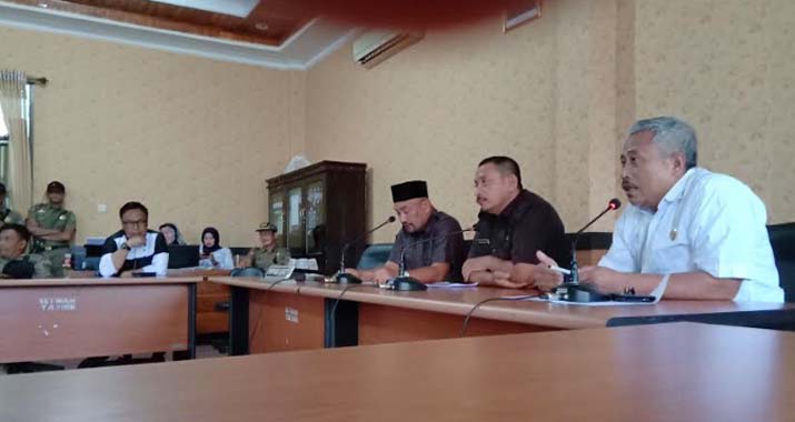 Tanahnya Diolah Perusahaan Tambang, Puluhan Warga Mengadu di DPRD Konsel