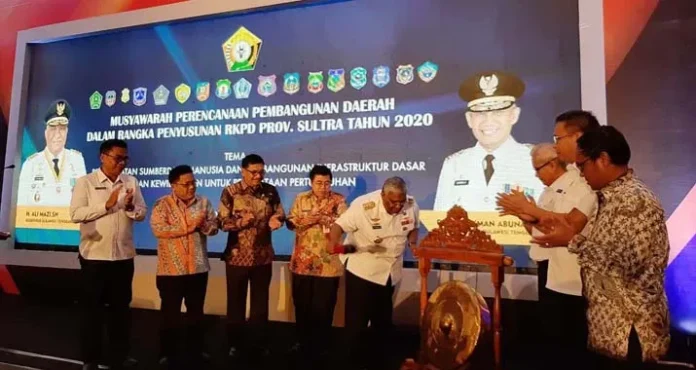 Kembali Berkantor, Ali Mazi Vidcon dan Buka Musrembang Provinsi