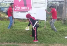 Masa Tenang, Caleg Ini Turunkan Sendiri APK Miliknya Masa Tenang, Caleg Ini Turunkan Sendiri APK Miliknya