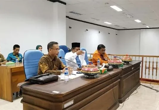 400 Warga Buton Jadi Korban Bank yang Diduga Ilegal 400 Warga Buton Jadi Korban Bank yang Diduga Ilegal