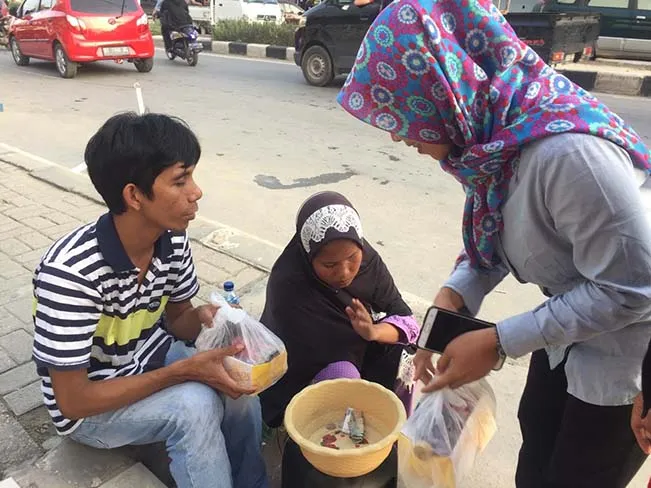 Merajut Mimpi di Tengah Keterbatasan, Kisah Inspiratif Pasangan Tunanetra Asal Kendari