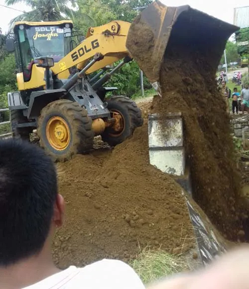 Dinas PU Bombana Benahi Jembatan Ambruk di Kabaena