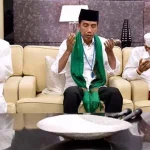 Serban dan Tasbih, Hadiah Tokoh Agama untuk Jokowi Serban dan Tasbih, Hadiah Tokoh Agama untuk Jokowi