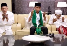 Serban dan Tasbih, Hadiah Tokoh Agama untuk Jokowi Serban dan Tasbih, Hadiah Tokoh Agama untuk Jokowi