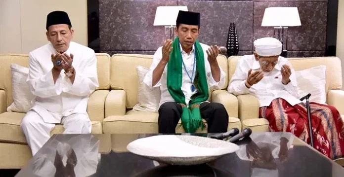Serban dan Tasbih, Hadiah Tokoh Agama untuk Jokowi