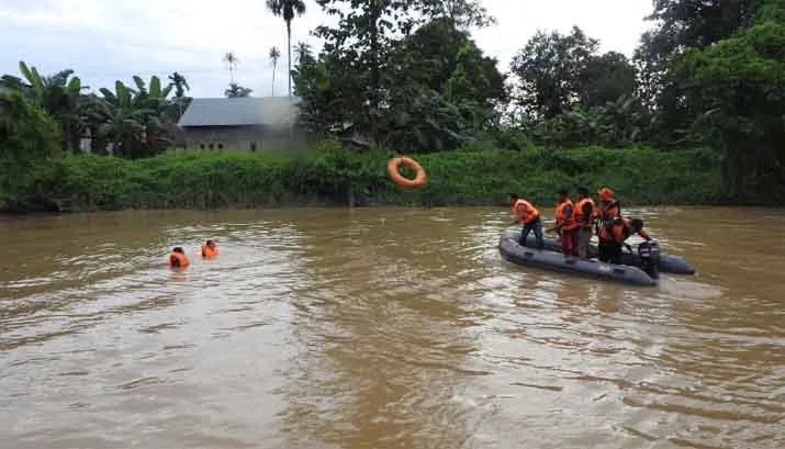 USAID APIK dan BPBD Kendari Gelar Simulasi Banjir di Kali Wanggu