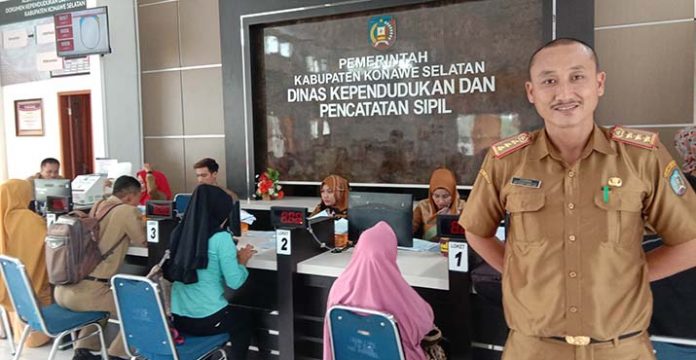 Kepala Seksi (Kasi) Pendaftaran Penduduk Disduk Capil Konsel Sudirman