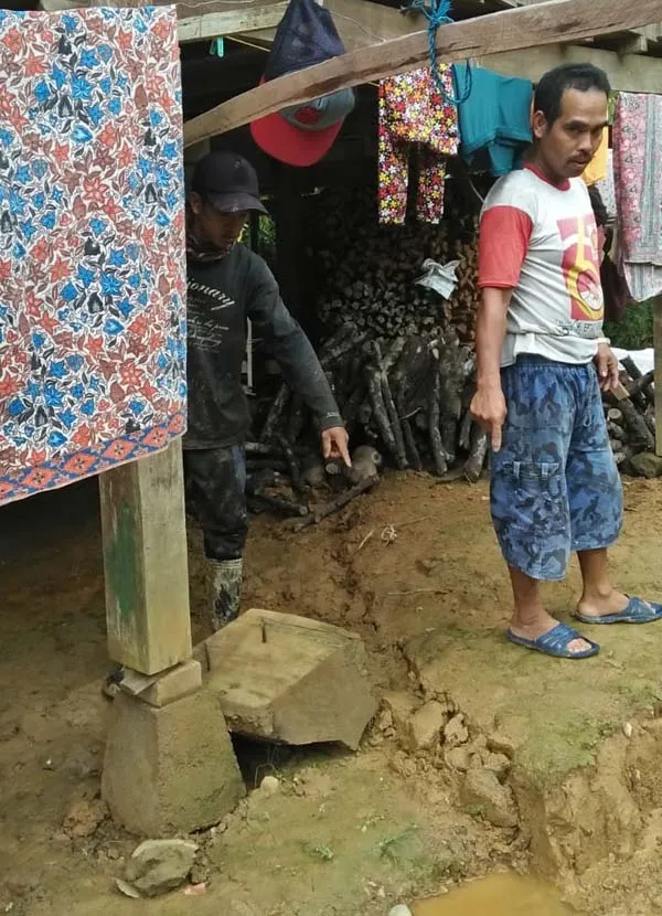 Tanah Retak, Puluhan Warga Kolaka Utara Mengungsi