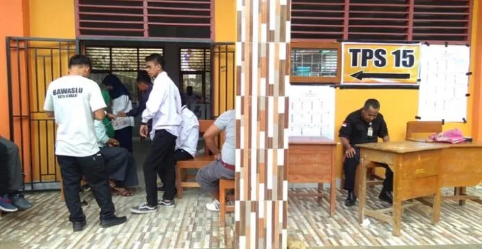 tps_15_mandonga PSU di TPS 15 Mandonga, Seorang Pemilih Sempat Ditolak Mencoblos