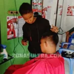 Demi Nirna Lachmuddin, Tukang Cukur Ini Gratiskan Pelanggannya Demi Nirna Lachmuddin, Tukang Cukur Ini Gratiskan Pelanggannya
