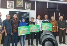 Tiga Ahli Waris Karyawan PT VDNI dan OSS Terima Santunan Rp390 Juta dari BPJS Ketenagakerjaan Tiga Ahli Waris Karyawan PT VDNI dan OSS Terima Santunan Rp390 Juta dari BPJS Ketenagakerjaan