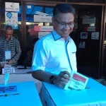 Wali Kota Kendari Memilih di TPS 4 Korumba Wali Kota Kendari Memilih di TPS 4 Korumba