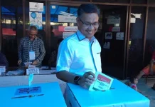 Wali Kota Kendari Memilih di TPS 4 Korumba Wali Kota Kendari Memilih di TPS 4 Korumba