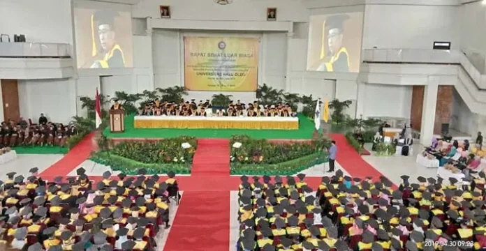 Wisuda Mahasiswanya, Ini Pesan Rektor UHO