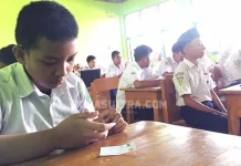 MTsN 1 Kendari Sukses Gelar UAS Berbasis Android MTsN 1 Kendari Sukses Gelar UAS Berbasis Android