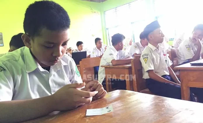 MTsN Kendari UAS Android MTsN 1 Kendari Sukses Gelar UAS Berbasis Android