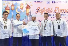 Safari Ramadan di Kendari, Perum Jamkrindo Serahkan Santunan Hingga Bukber Bersama Anak Yatim Piatu Safari Ramadan di Kendari, Perum Jamkrindo Serahkan Santunan Hingga Bukber Bersama Anak Yatim Piatu