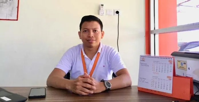 Manager Pemasaran Kantor Pos Kendari Abie Hariyadi