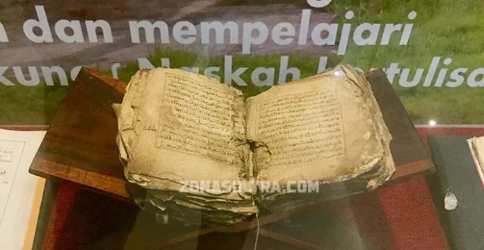 Alquran Tulisan Tangan Berusia 500 Tahun Peninggalan Kerajaan Muna