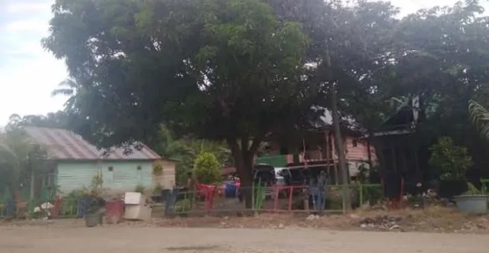 Banjir Tiga Kelurahan di Kolaka Surut, Warga Mulai Bersihkan Rumah